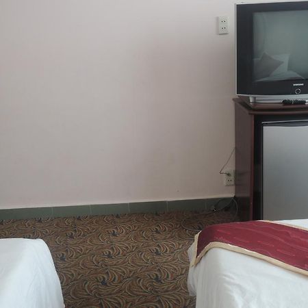 Y Lan Hotell Dalat Exteriör bild