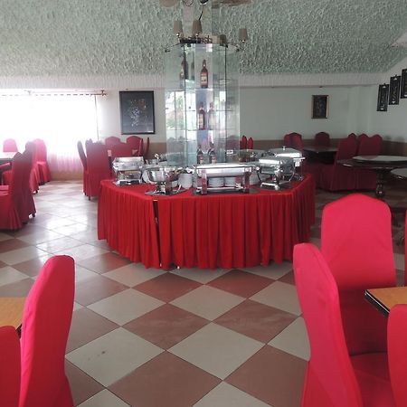 Y Lan Hotell Dalat Exteriör bild