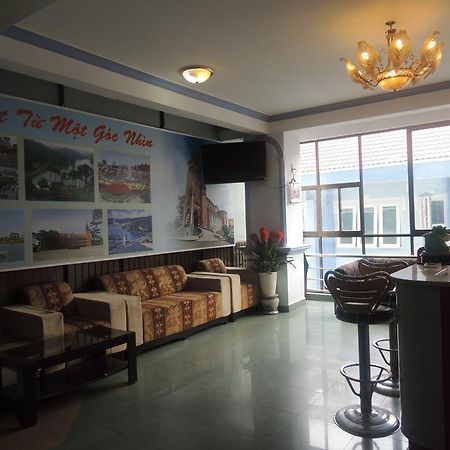 Y Lan Hotell Dalat Exteriör bild