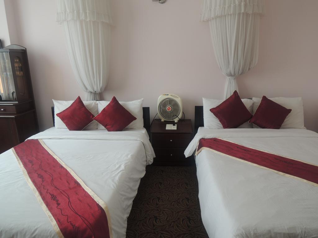 Y Lan Hotell Dalat Exteriör bild