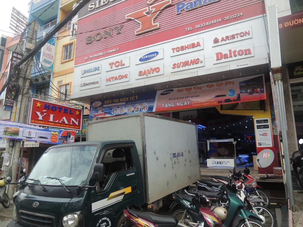 Y Lan Hotell Dalat Exteriör bild
